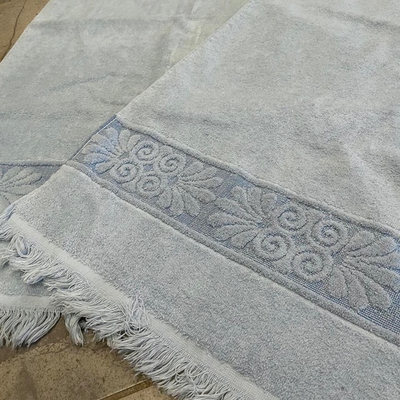 Set of Two (2) Blue MCM Cannon Monticello Santa Cruz Bath Towels - Picture 3 of 6